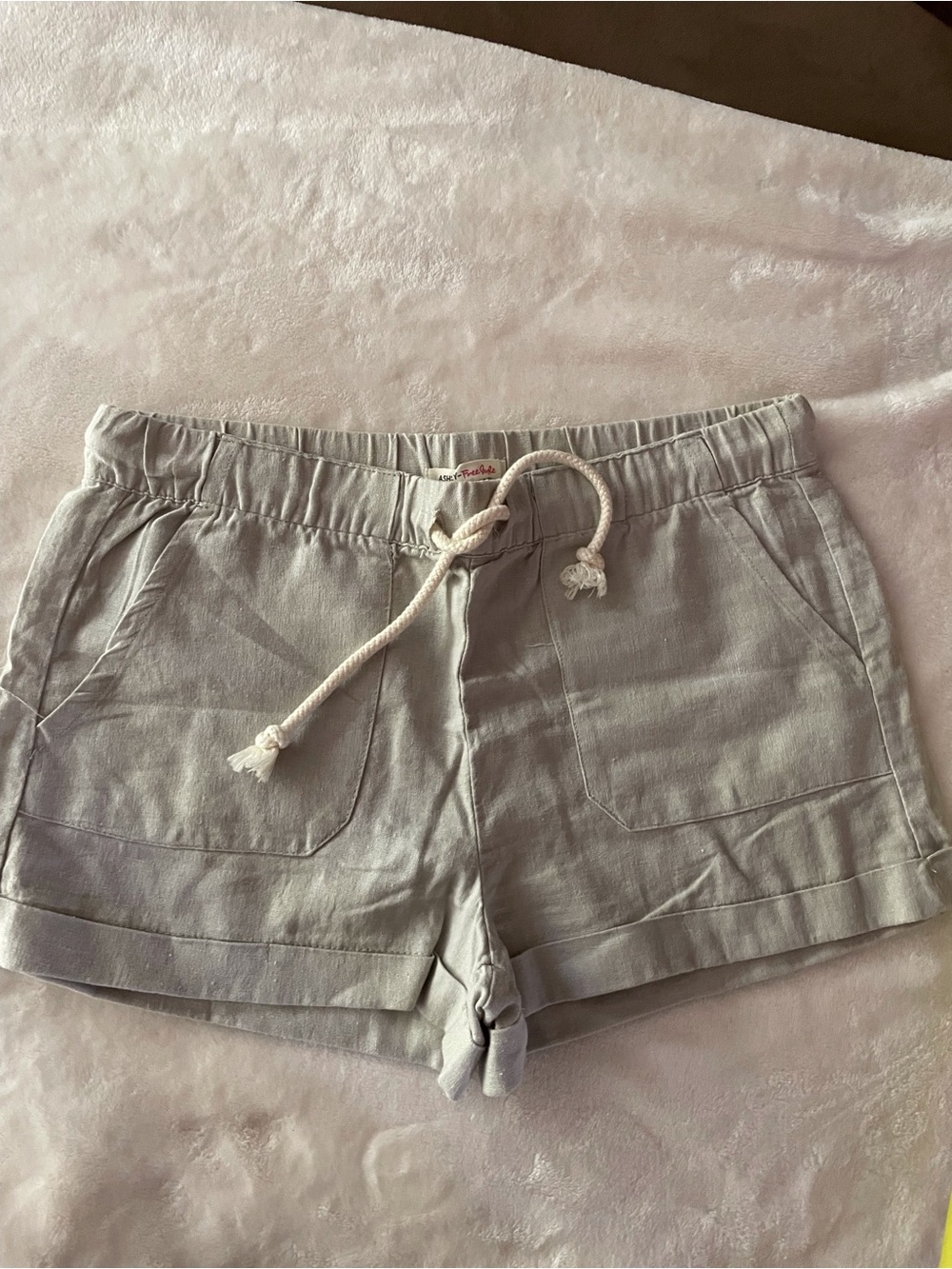 NWOT linen khaki low waist dressy short size small